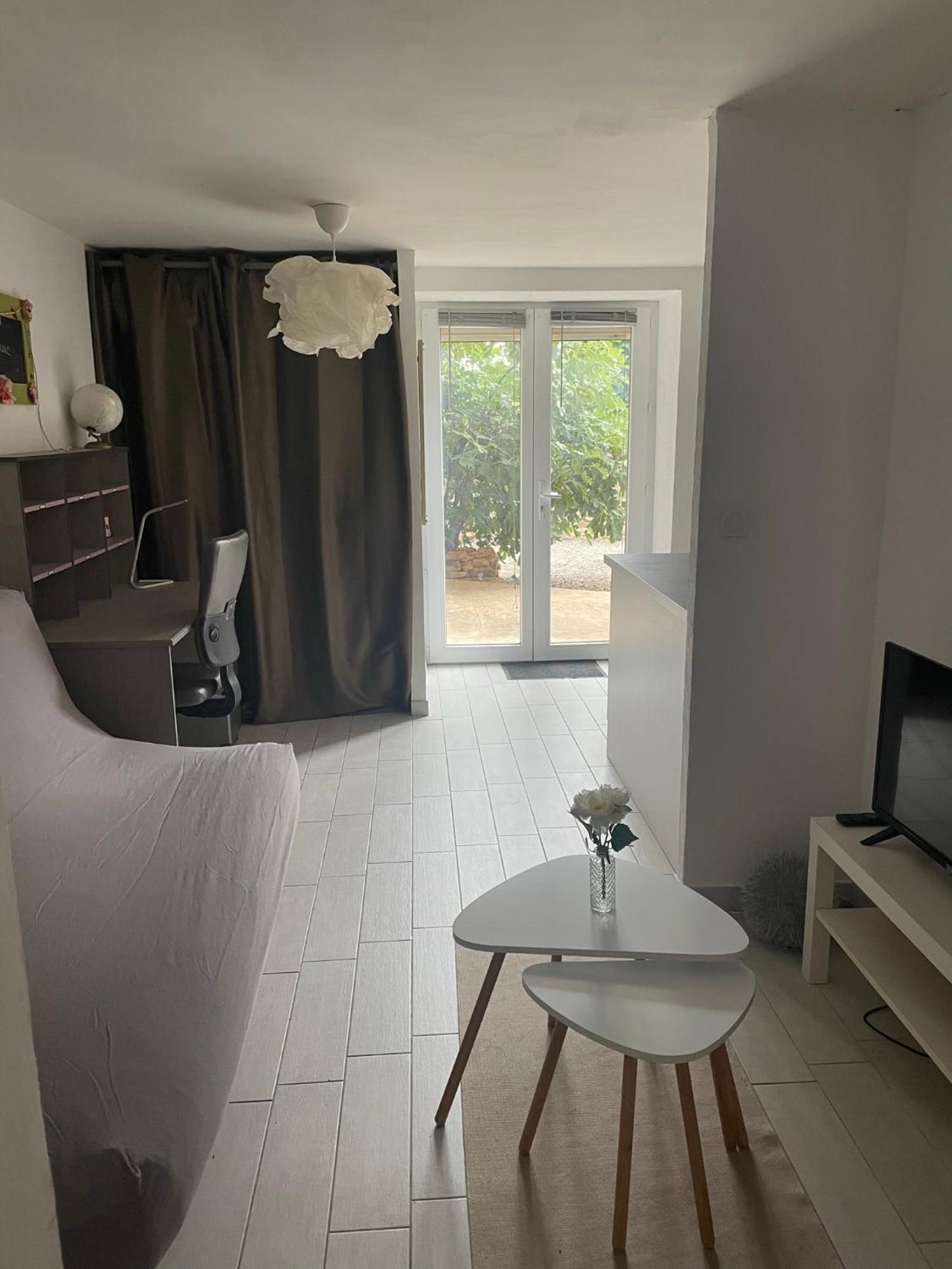 Petit Studio Aux Portes Du Beaujolais Saint-Germain-Nuelles Dış mekan fotoğraf